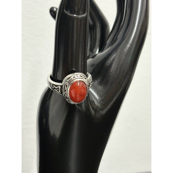 Faux Red Carnelian Stone On Silvertone Band Ring Costume Ring Size 9.75 - Picture 9 of 16